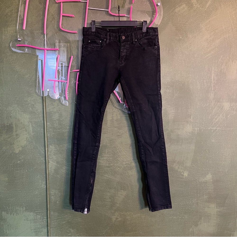 Sleek & Edgy: MNML Skinny Jeans w/ Zipper Leg (Barely Worn!)